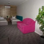 Pod Debami Inn 2*