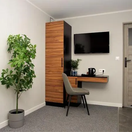 Hotelik Pod Debami 2*