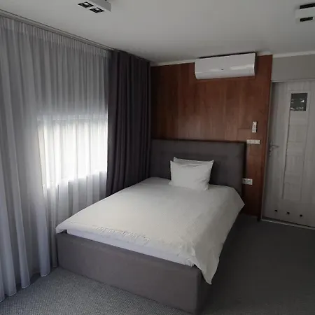 Hotelik Pod Debami 2* Radwanice
