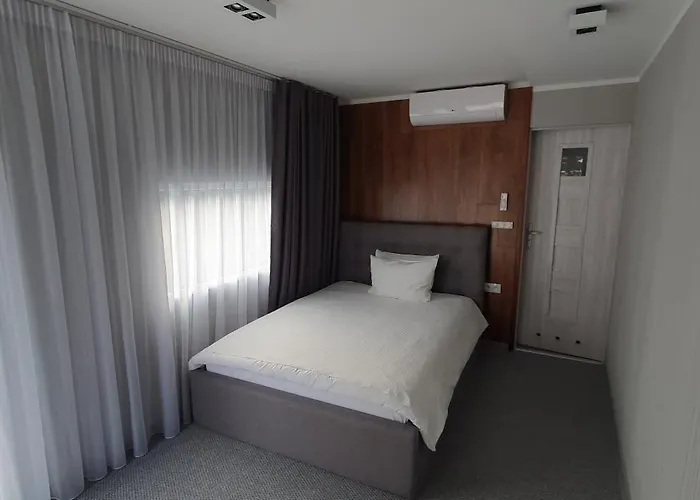 Pod Debami 2* Radwanice